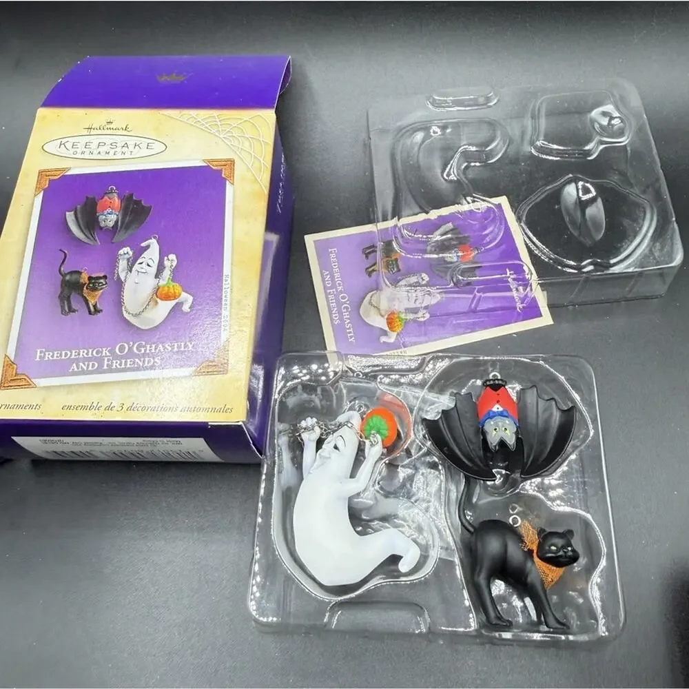 2004 Hallmark Frederick O'Ghastly And Friends Ornament - Ravenwood Lane New 44D